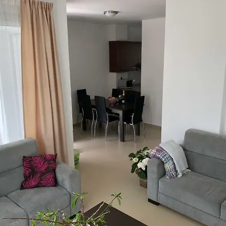 Melina 2 빌라 페이야